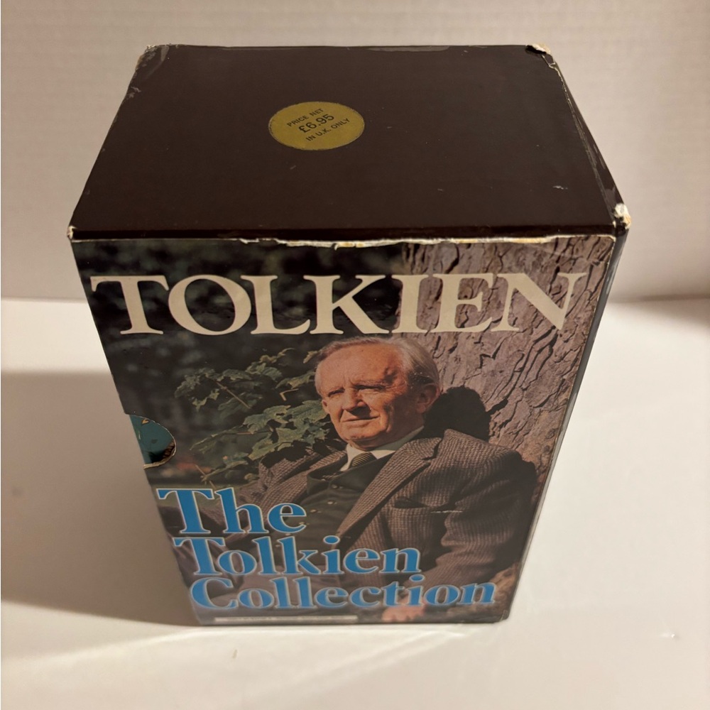 Tolkien Paperback Boxed Set - Picture 15 of 15